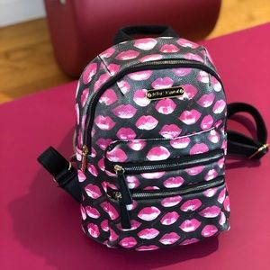 Betsey Johnson Lips Backpack 👄